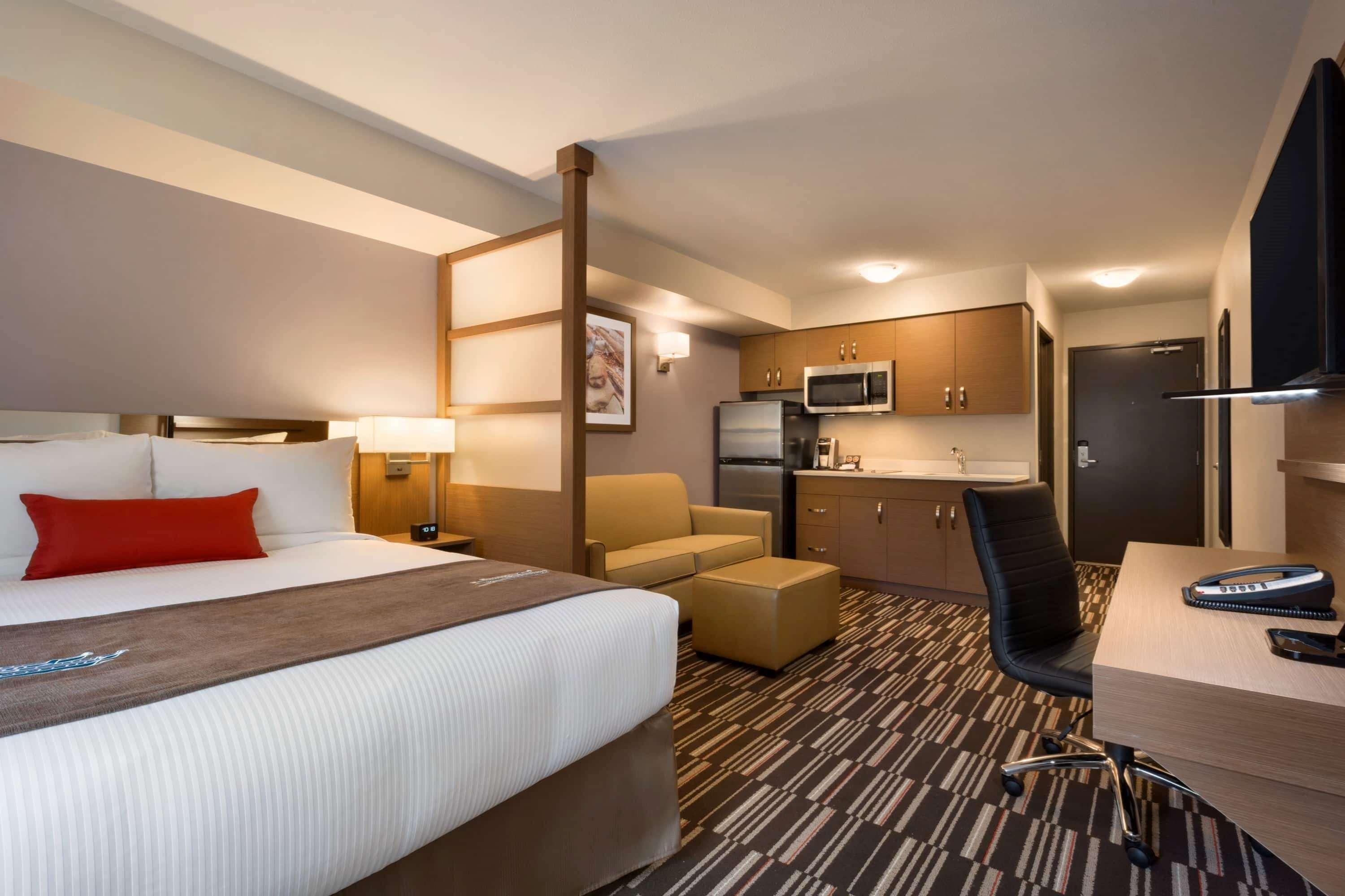 Microtel Inn & Suites By Wyndham Oyster Bay Ladysmith Eksteriør billede