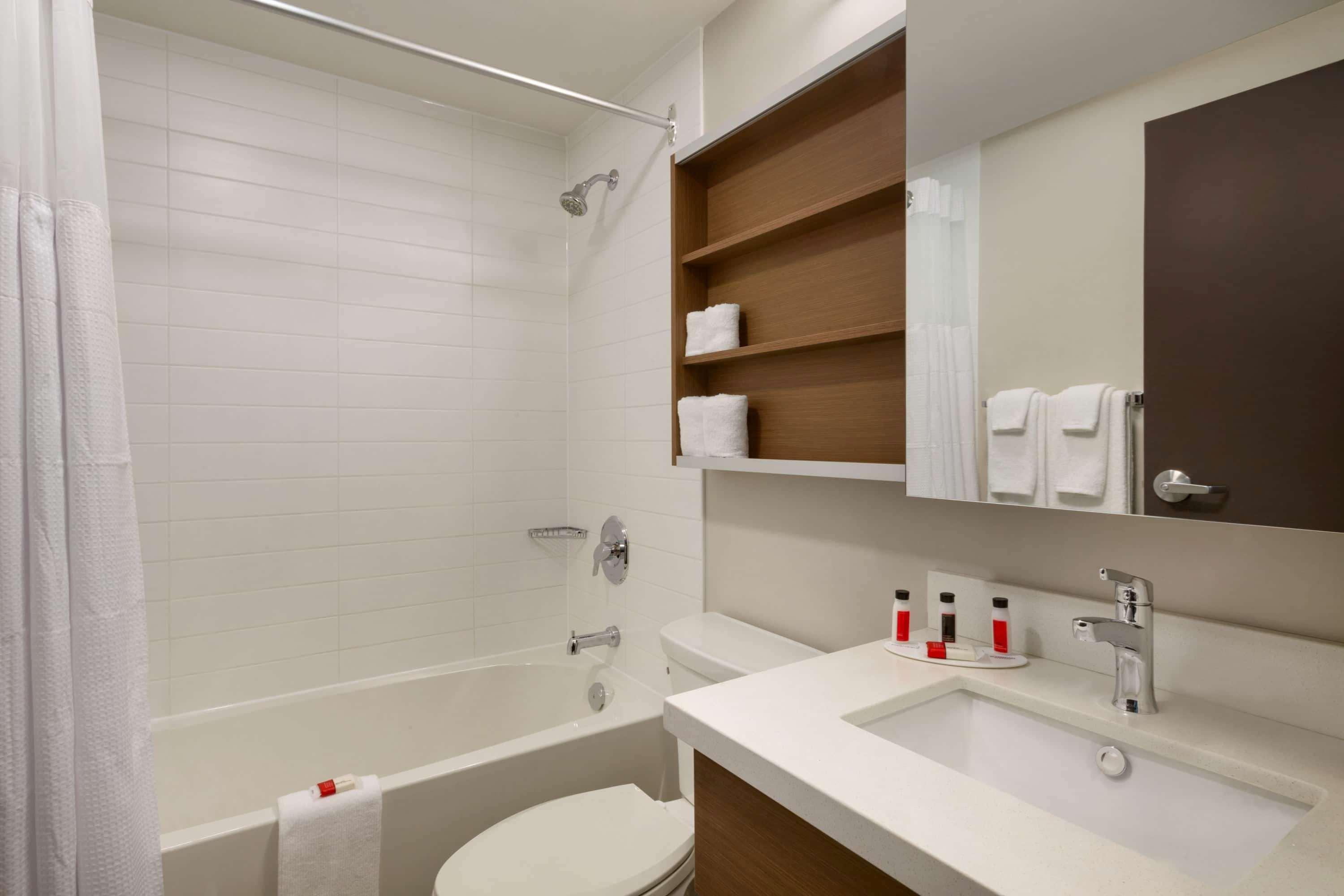 Microtel Inn & Suites By Wyndham Oyster Bay Ladysmith Eksteriør billede